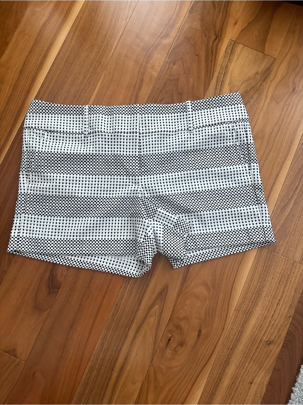 Ann Taylor Women Dressy Shorts Mid Rise size 16